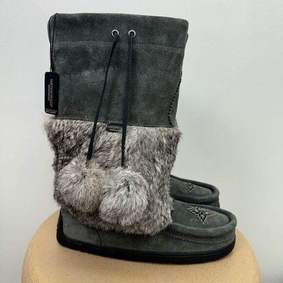 Manitobah Muk Luks Snowy Owl Charcoal Grey Suede Leather Waterproof Boot - Picture 2 of 13
